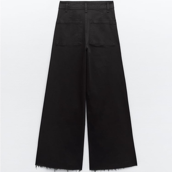 🍁 Fall Style Bundle 🍁 Jeans, Sweater & Sneaker Bundle, perfect for the season! - Picture 14 of 16